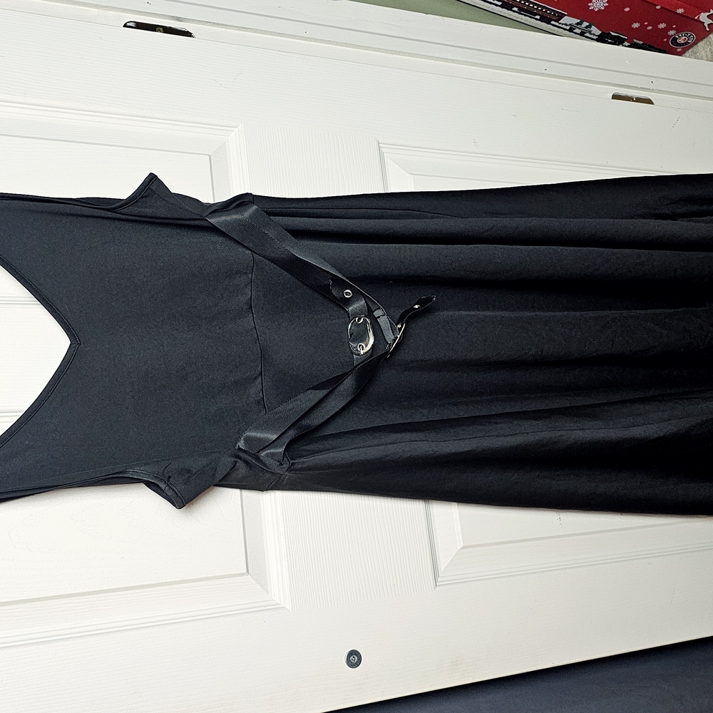 Elegant Black Sleeveless Dress